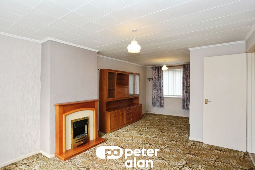 Property photo 2 of 28