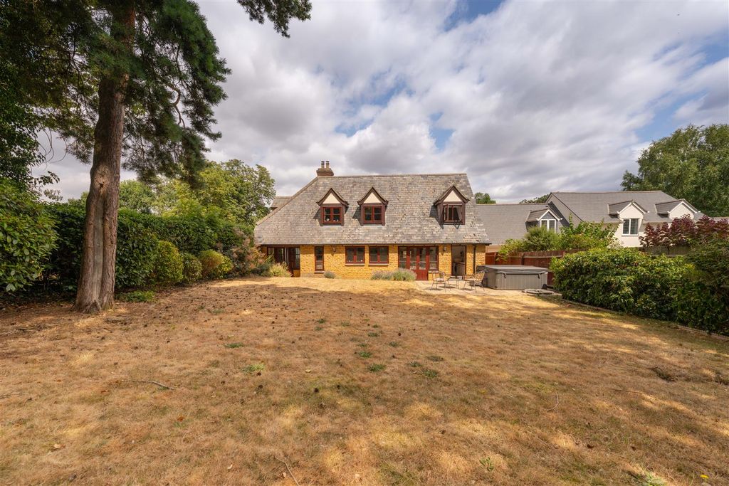 Property photo 3 of 33