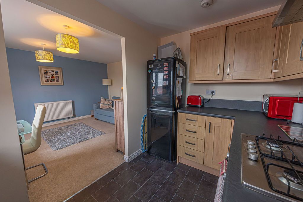 Property photo 3 of 14