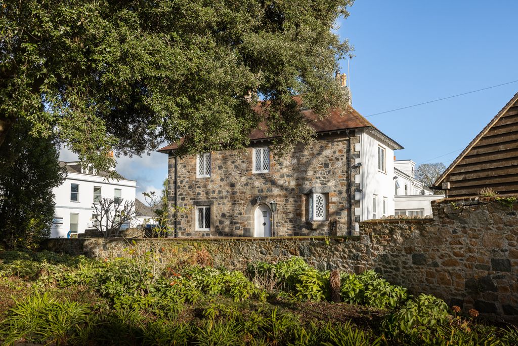 Additional image 6 of 3 bed town house for saleRohais, St. Peter Port, Guernsey GY1