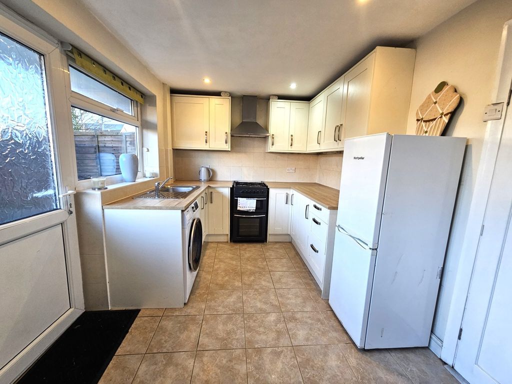 Property photo 3 of 13 Kitchen Diner