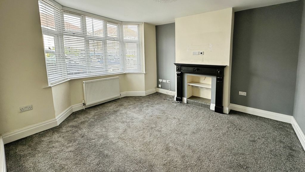 Property photo 2 of 17 Pbox-Img.Jpg
