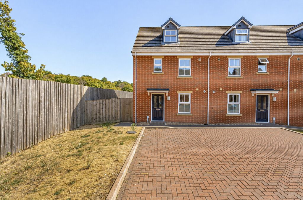 Property photo 1 of 12 150832816A7c7d82B2A7d