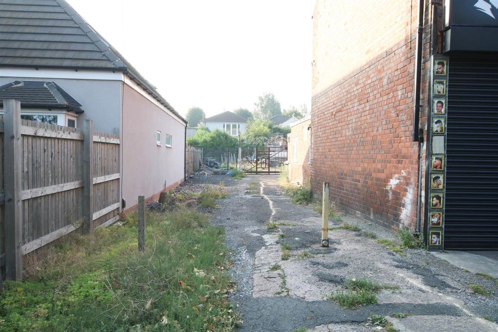 Property photo 3 of 6 Land (Side)