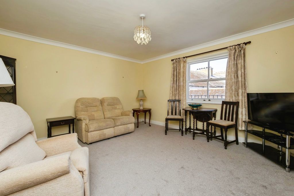 Property photo 3 of 16