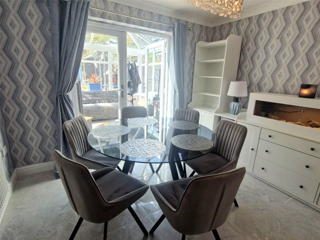 Property photo 3 of 18 Dining Room