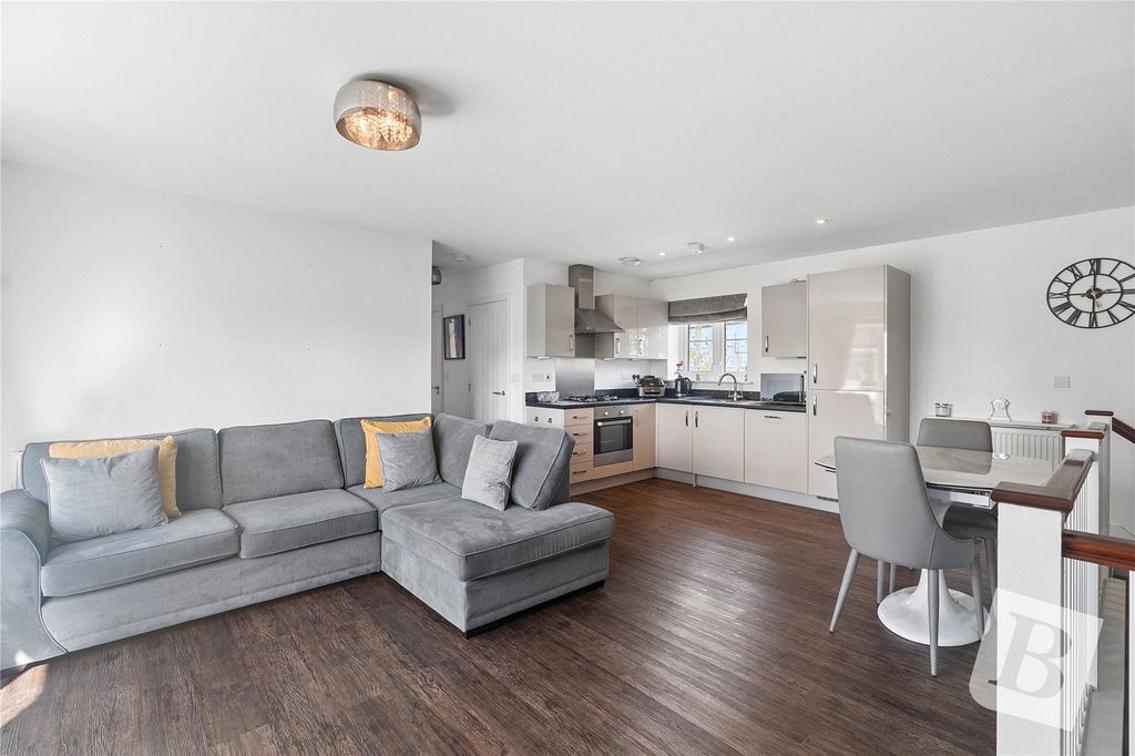 Property photo 2 of 16 Open Plan