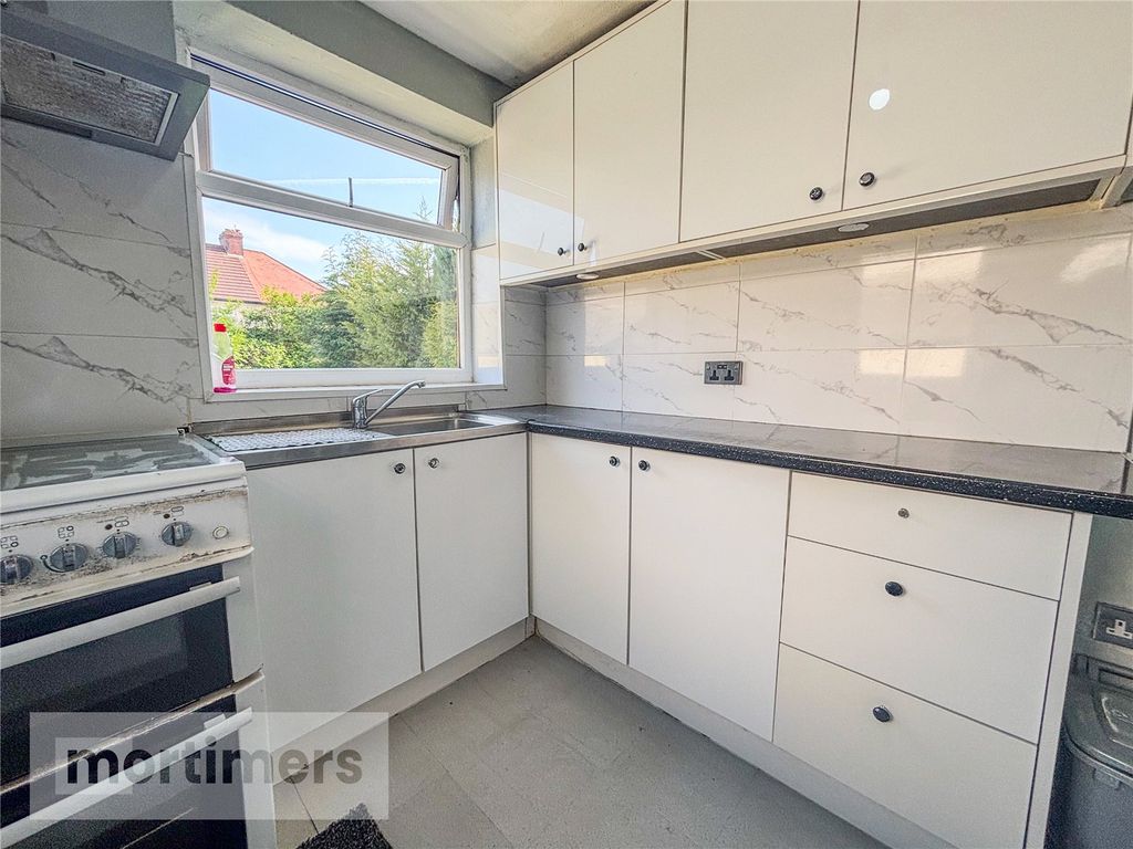 Property photo 2 of 19 Kitchen