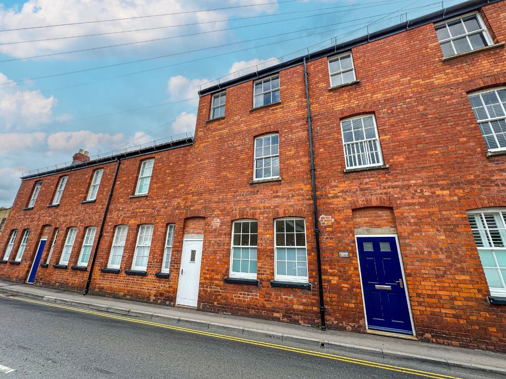 Property photo 1 of 17 4390700
