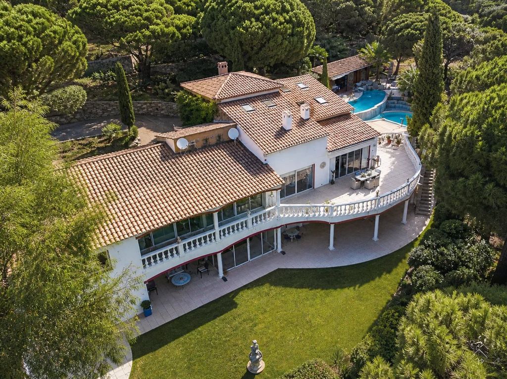 Property photo 2 of 11
