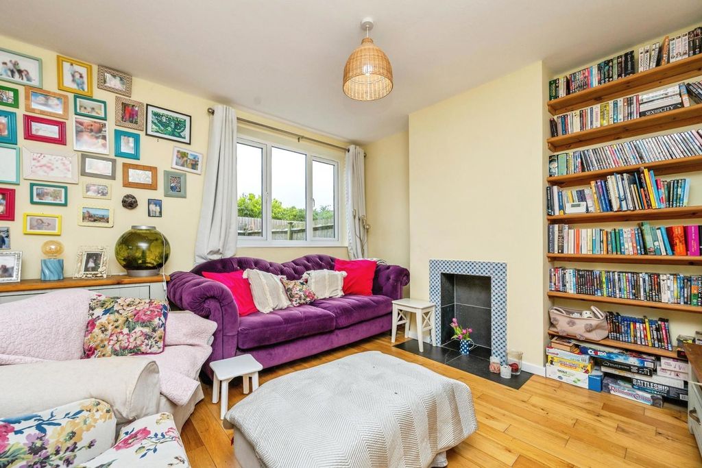 Property photo 2 of 18 Living Room