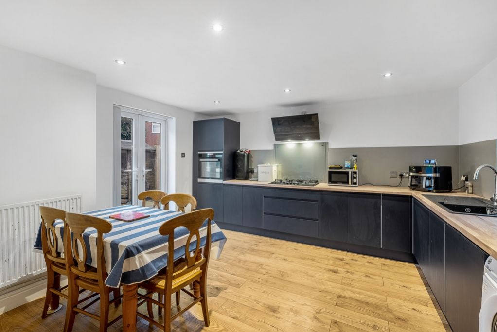 Property photo 3 of 20 2 Ernest Villas (Boston)-15