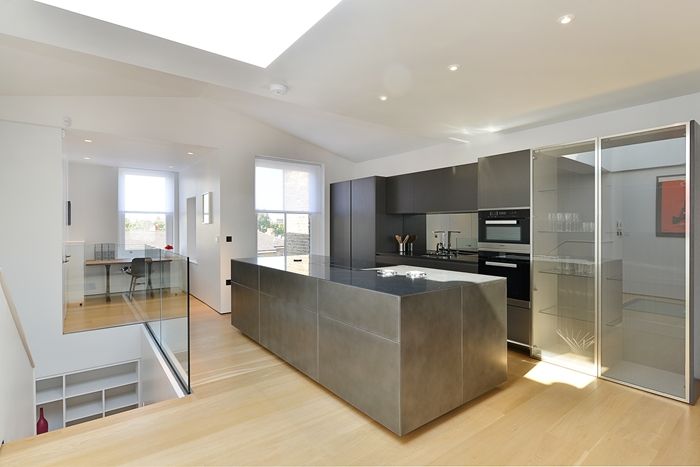 Property photo 3 of 19 3, 76 Redcliffe Square-18-700