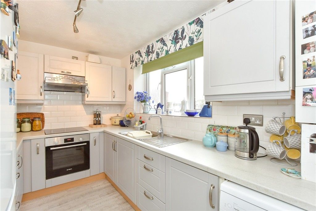 Property photo 2 of 14 Kitchen