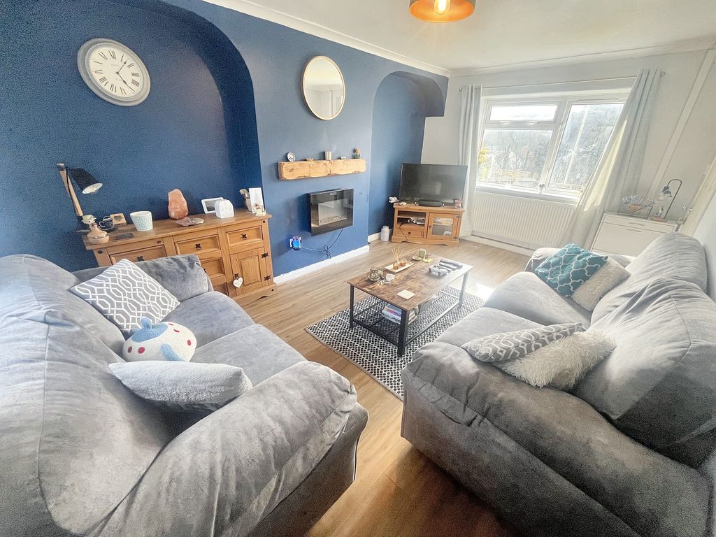 Property photo 3 of 20 Liv3
