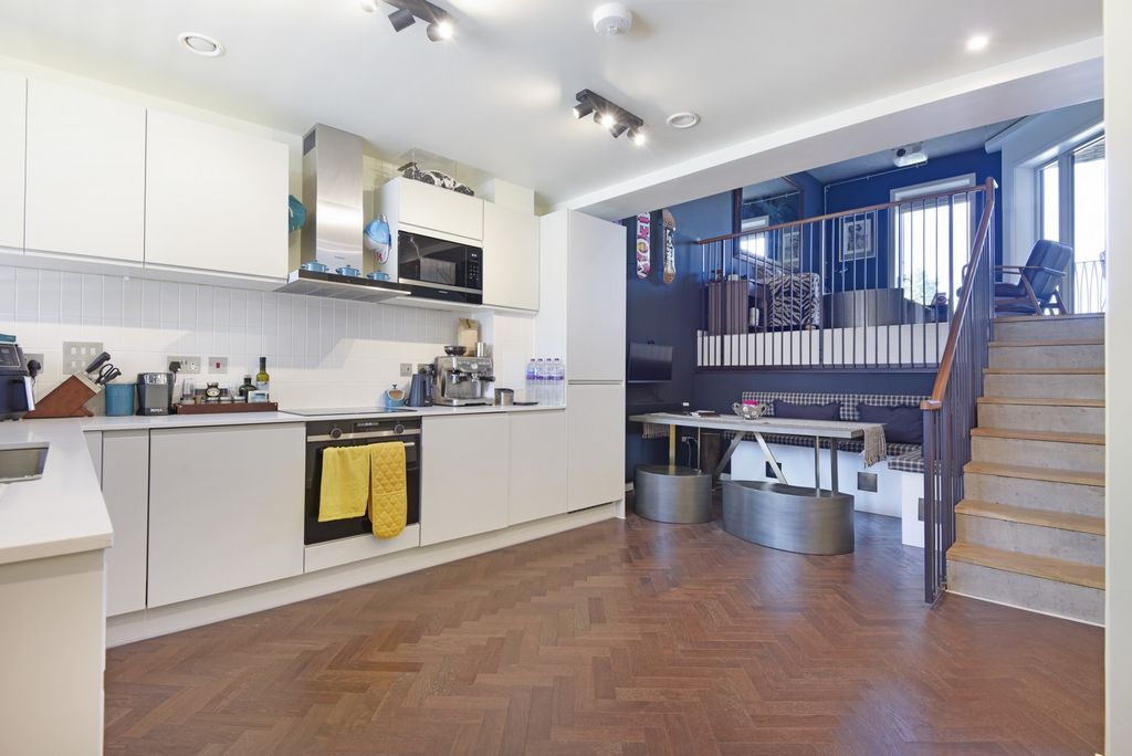 Property photo 2 of 15 Kitchen