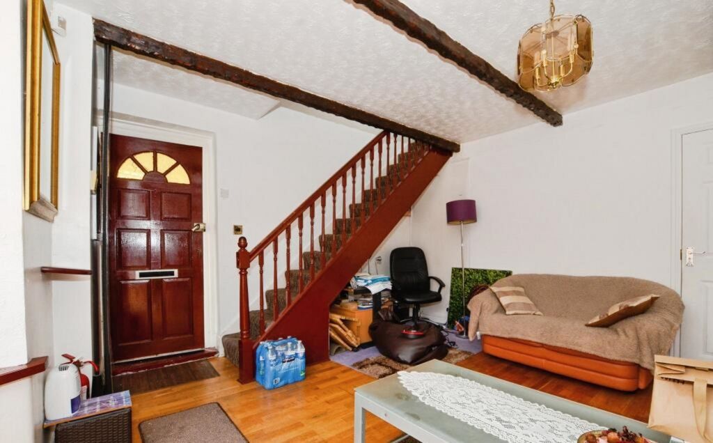 Property photo 3 of 11