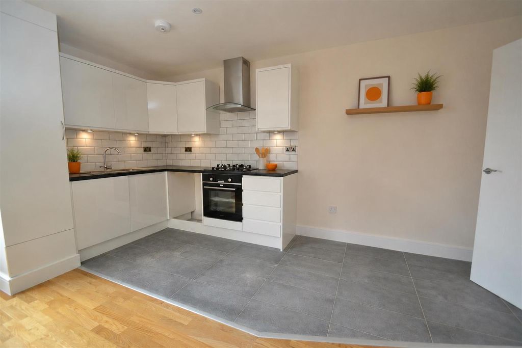 Property photo 3 of 7 Kitchen.Png