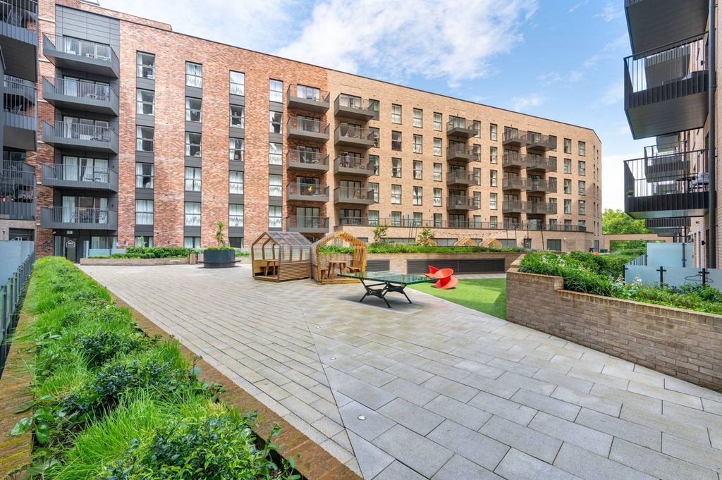 Property photo 2 of 29