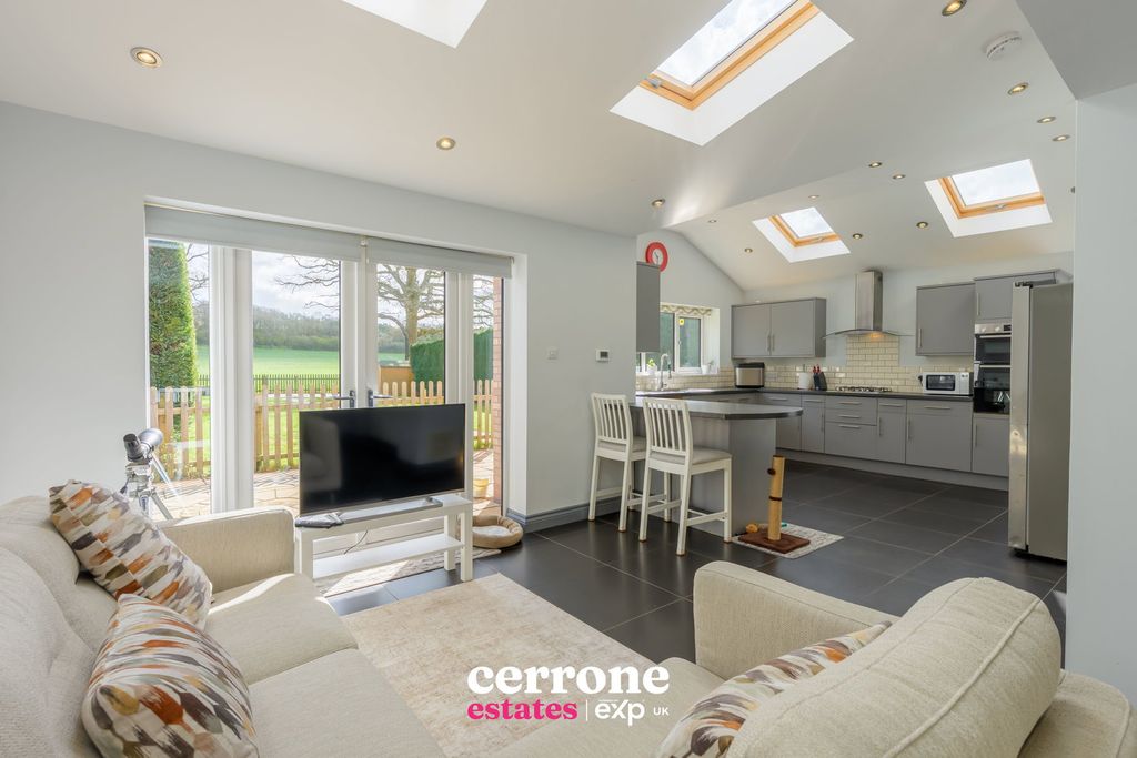 Property photo 2 of 26