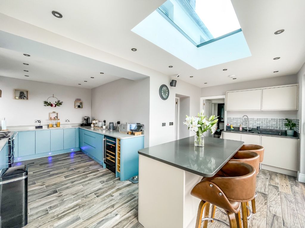 Property photo 3 of 31 2276227