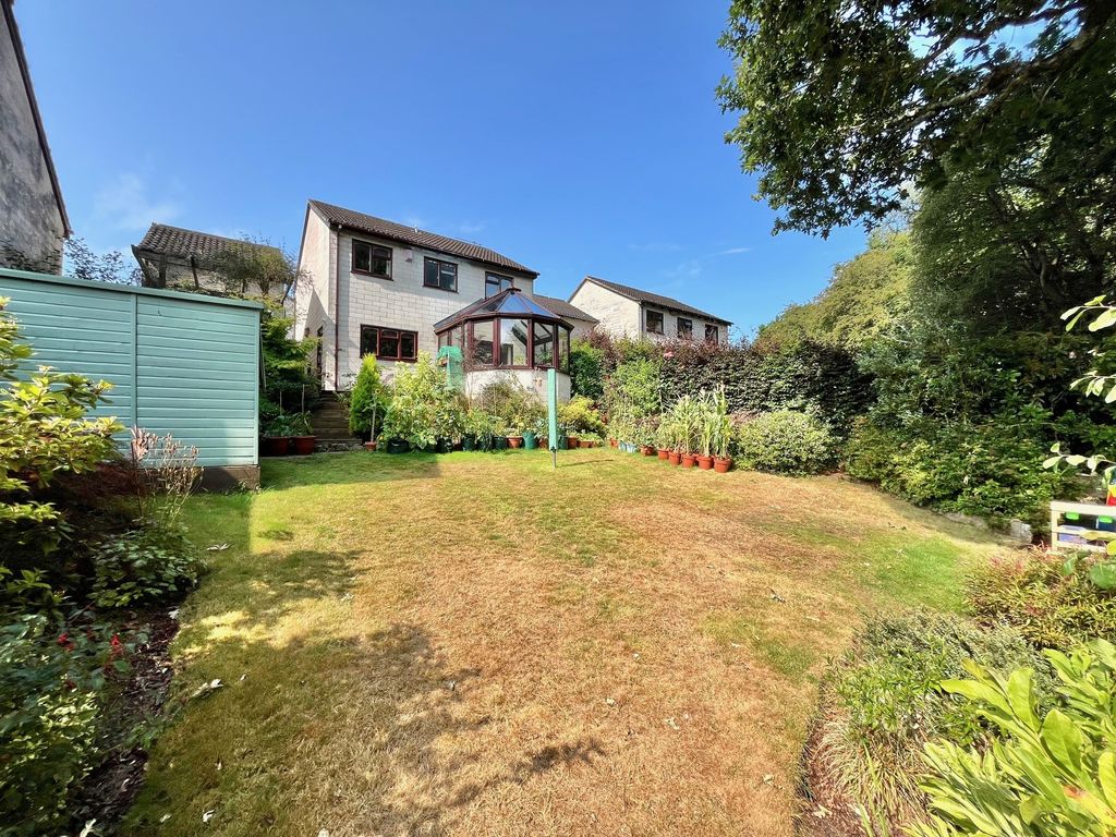Property photo 2 of 25