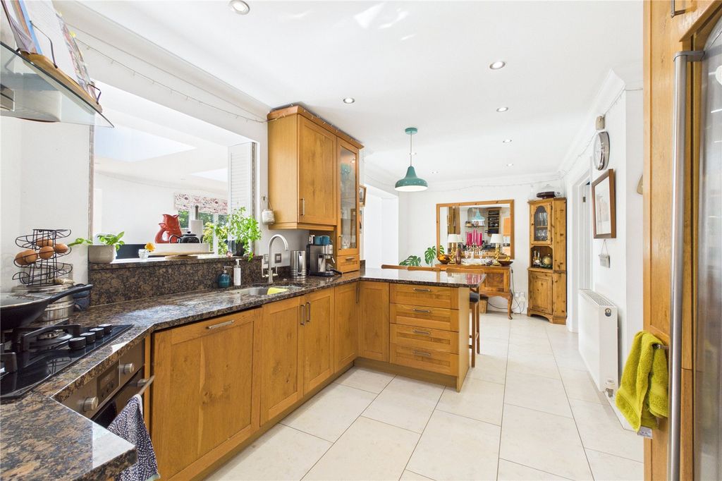 Property photo 3 of 21 Kitchen