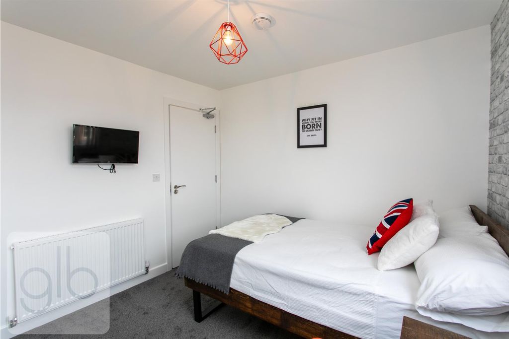 Property photo 2 of 8 Untitled Design - 2023-05-27T114340.398.Png