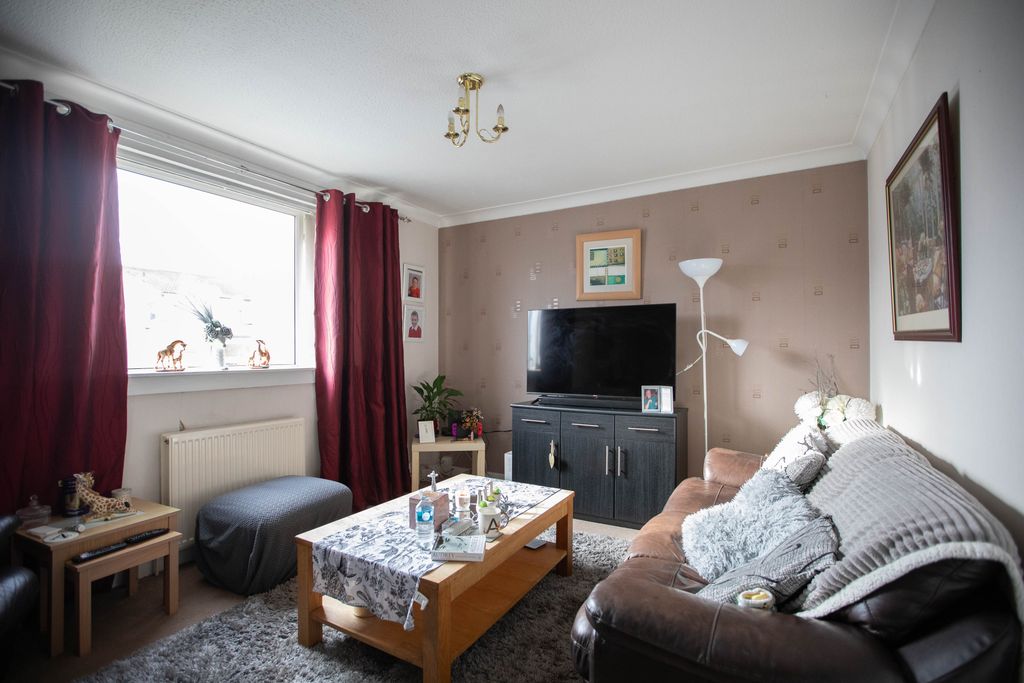 Property photo 2 of 33