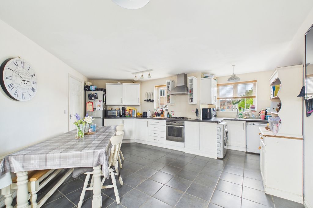 Property photo 2 of 13 Kitchen Diner