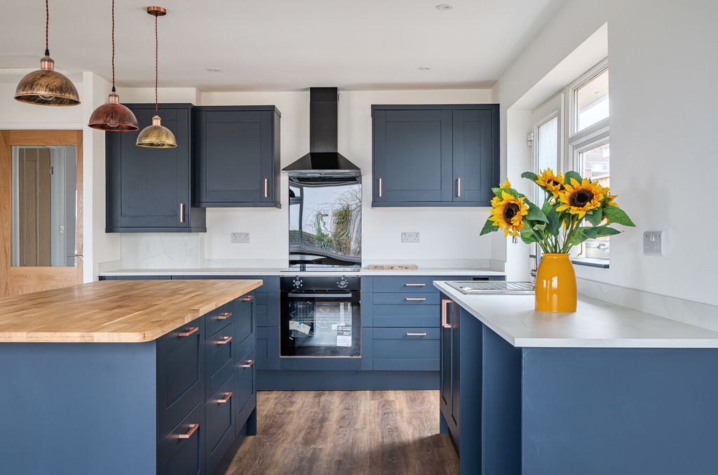 Property photo 2 of 18 2 - Kitch/Sitting/Dining