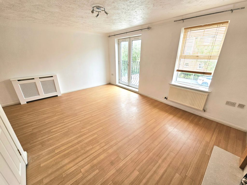 Property photo 3 of 20