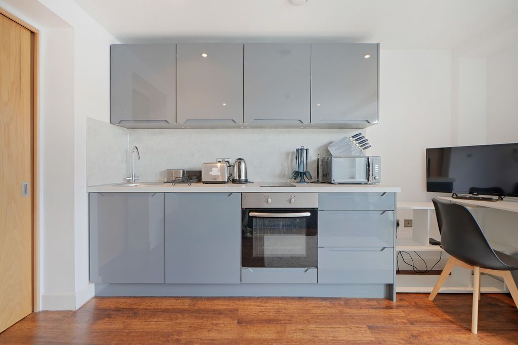 Property photo 1 of 17 Studio: Kitchen