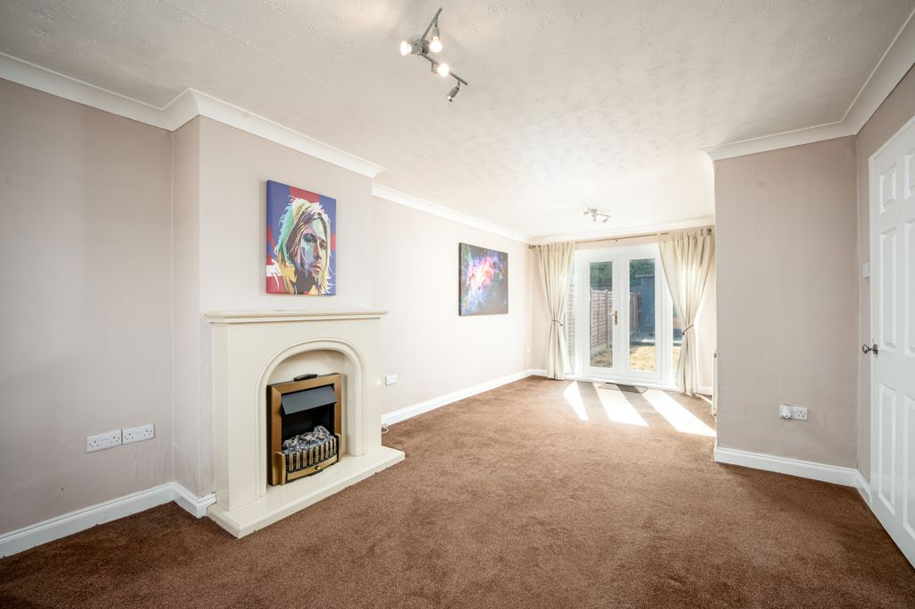 Property photo 2 of 19 03