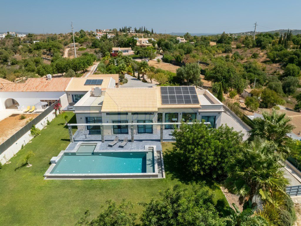 Property photo 1 of 60 Stunning Contemporary Villa With Infinity Pool And Panoramic Sea Views In Boliqueime