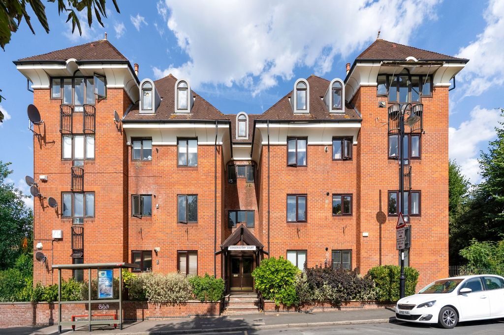 Property photo 1 of 17 Exterior For Sale 3 Bedroom Flat Conservatory Court Upper Nowood Se19 Www.Steele.London