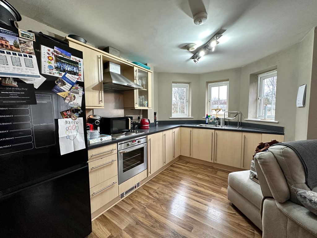 Property photo 3 of 12