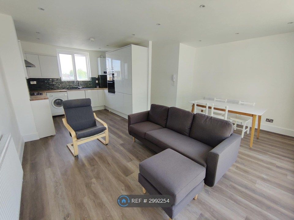 Property photo 1 of 7 Living Room