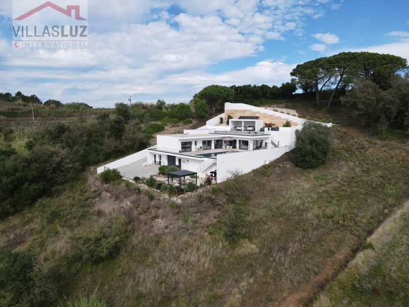 Property photo 2 of 57