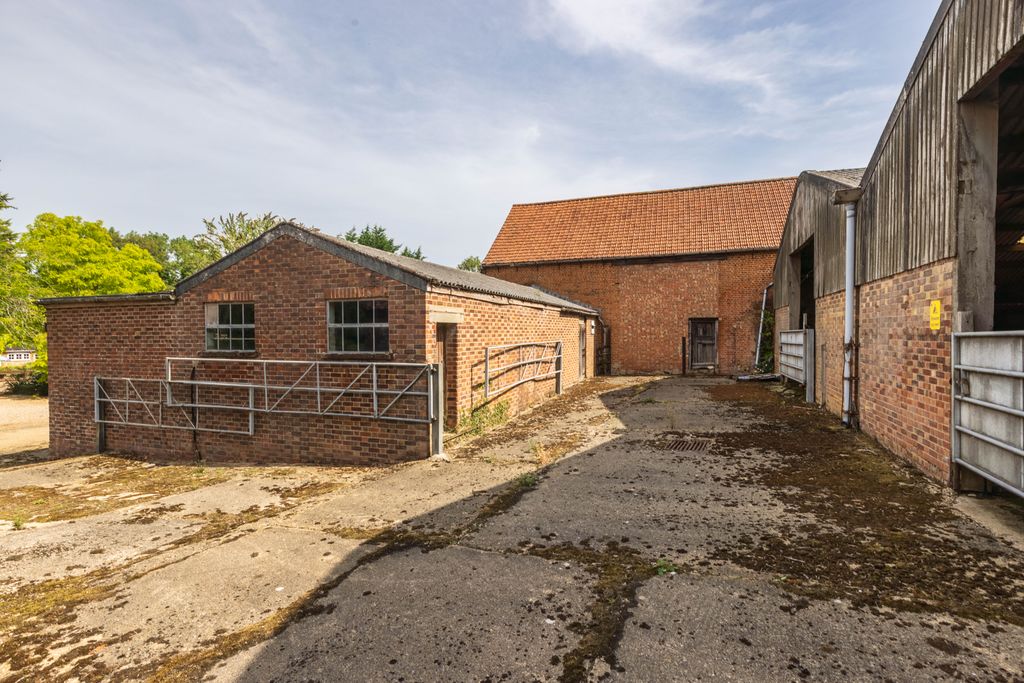 Property photo 2 of 9