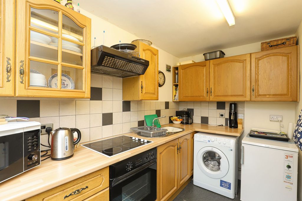 Property photo 3 of 14