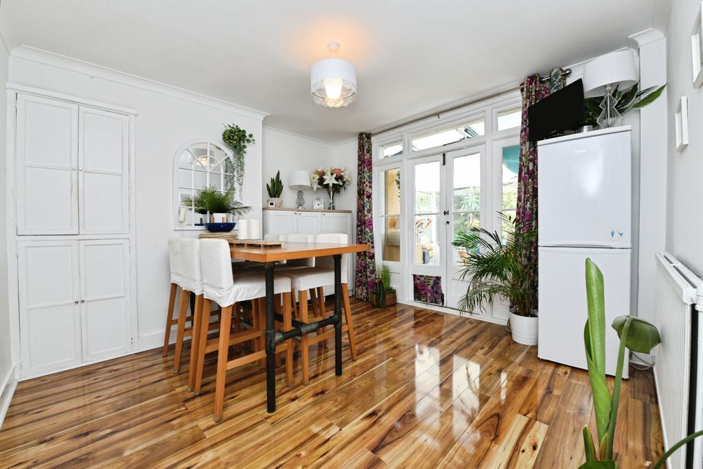 Property photo 3 of 19 Dining Room