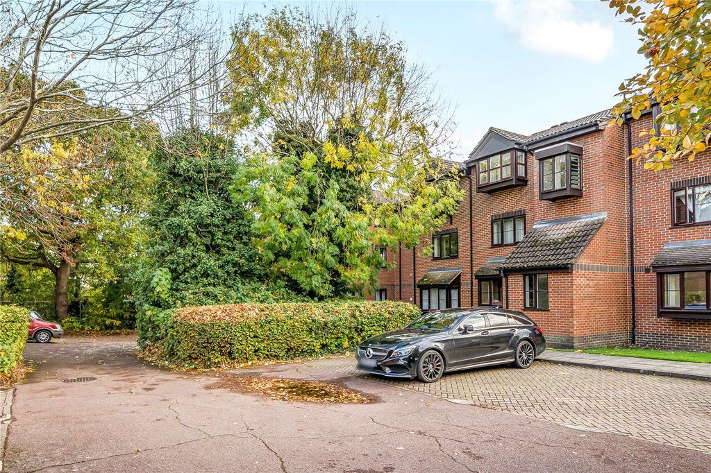 Property photo 1 of 20 Picture No. 02