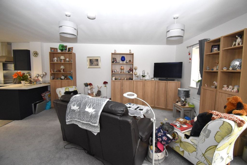 Property photo 3 of 9