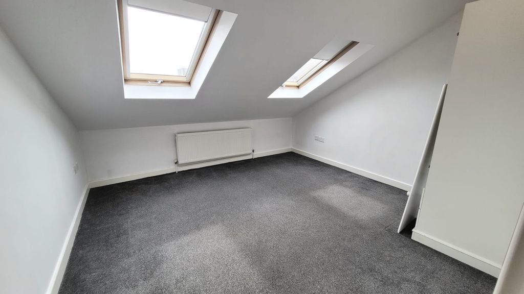 Property photo 2 of 7 Image