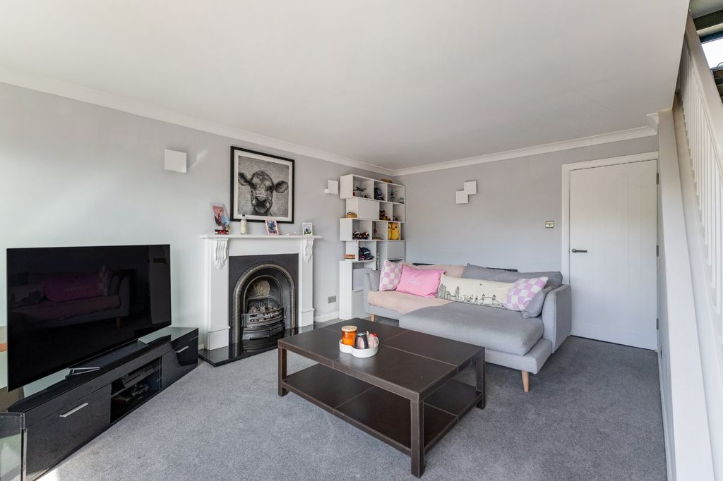 Property photo 3 of 15 Sitting Room