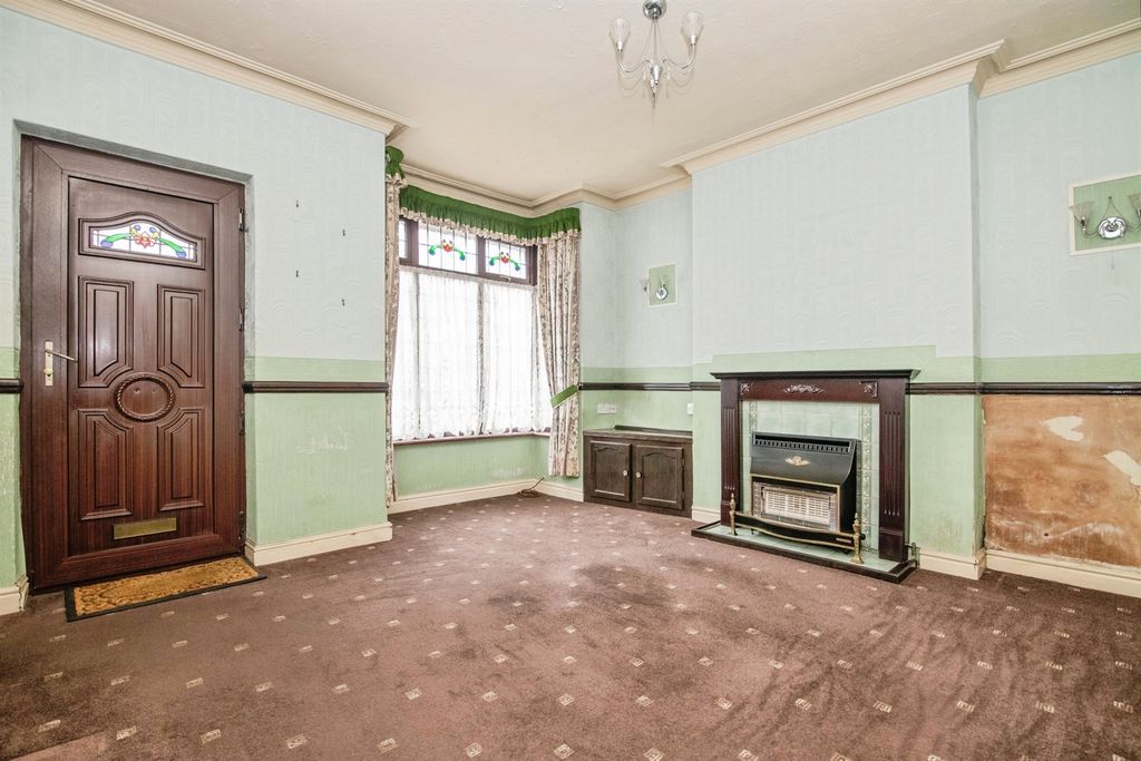 Property photo 2 of 17