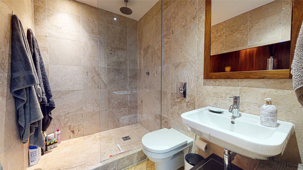 Property photo 3 of 8 Picture No. 01