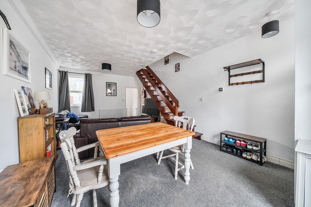 Property photo 2 of 13 1380977-7-69170Eb1d4Ef7.Jpg