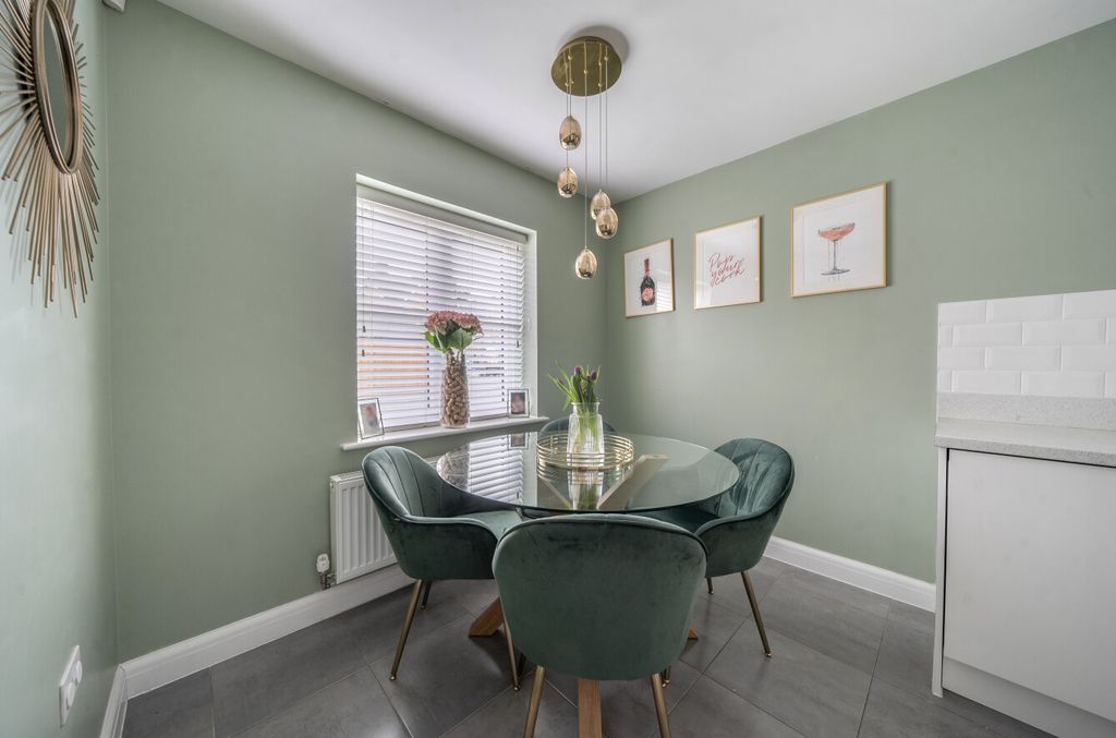 Property photo 3 of 21 1440193-13-69Df96...